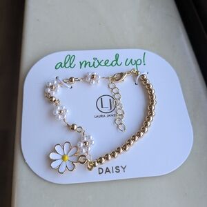 Laura Janelle Daisy Bracelet